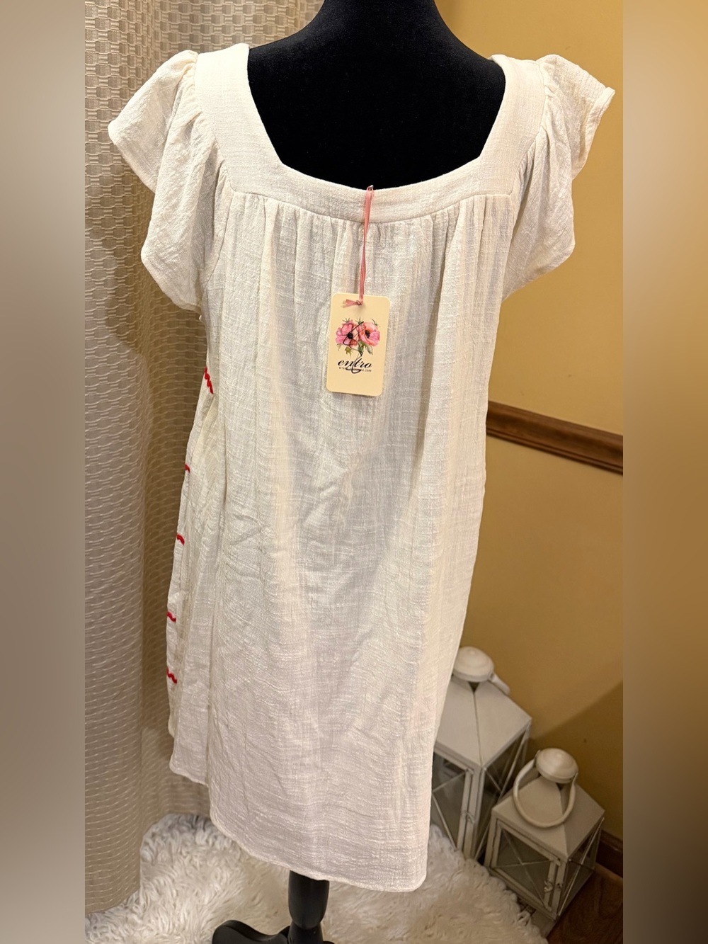 entro White Dress with Red Floral Embroidery - Picture 4 of 9